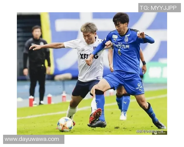 陈伟独家解析足球技巧与战术分享助你提升球技与比赛表现